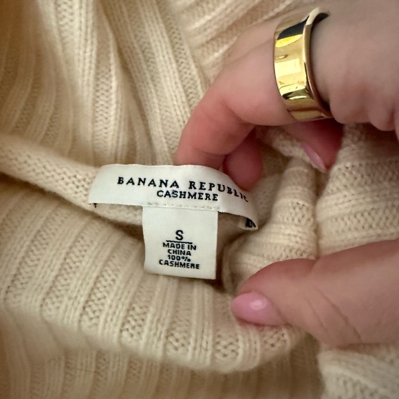 Banana Republic Cashmere Cowl neck Sweater Dress size Small 
100% cashmere - Picture 2 of 4